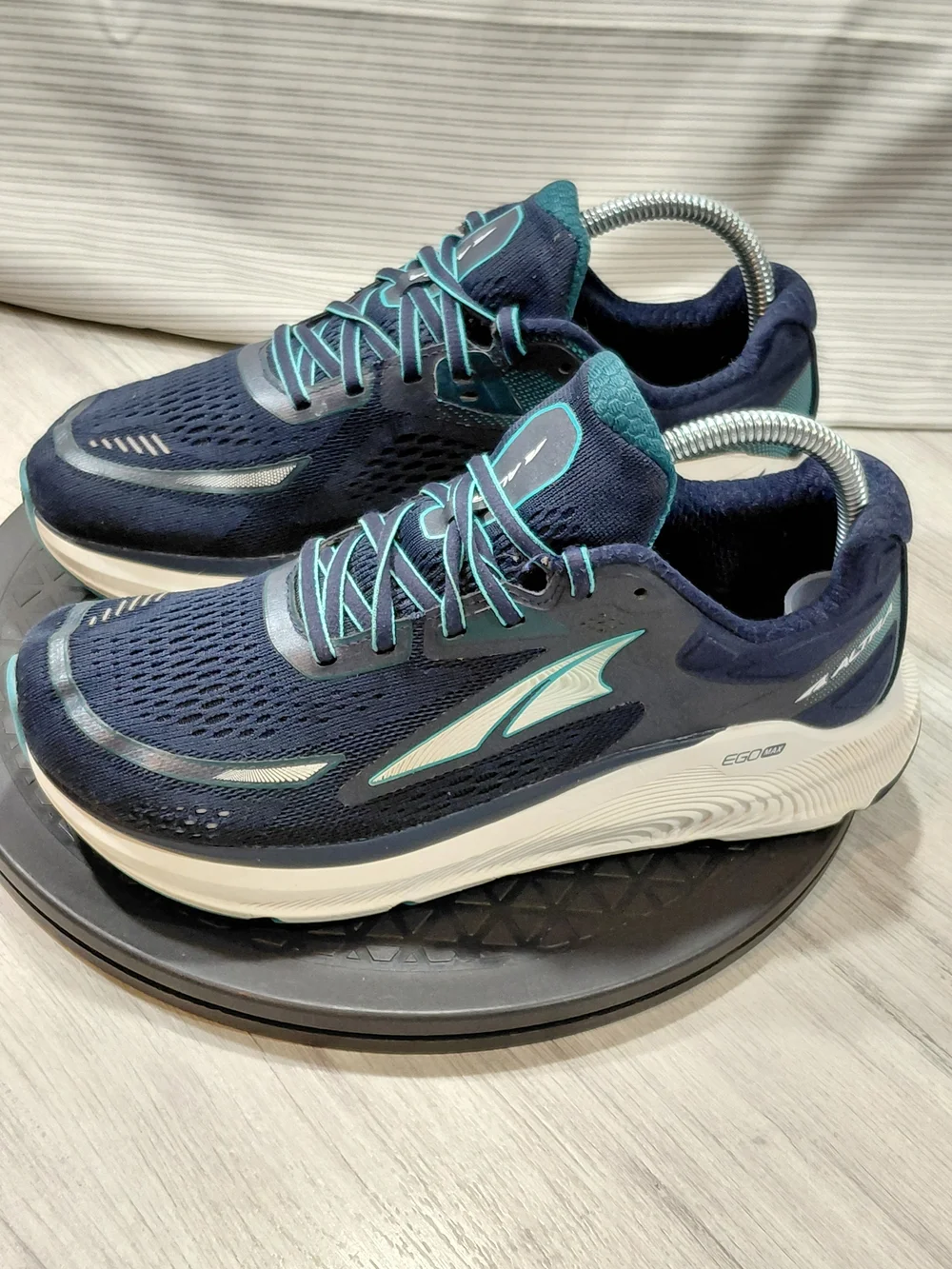Altra Womens Paradigm Navy & Teal Running Shoes - Cushioned Ride SIZE Womens 8